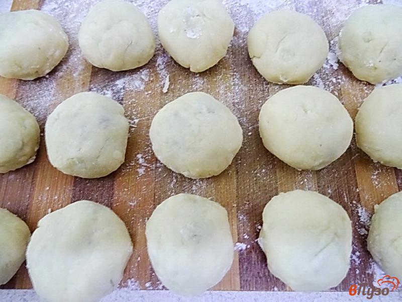 Фото приготовление рецепта: Чешские картофельные кнедлики с грибами шаг №7