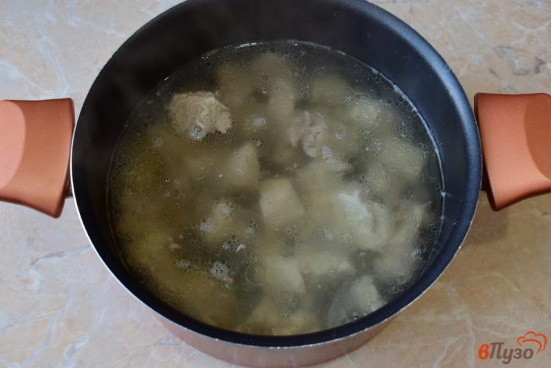 Фото приготовление рецепта: Мясной суп с картофелем и яйцом шаг №1
