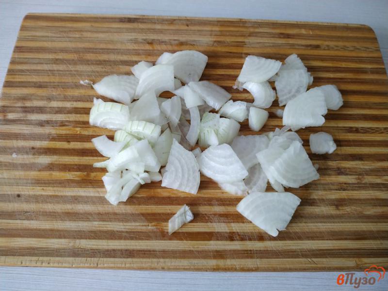 Фото приготовление рецепта: Жареные пирожки с капустой и грибами шаг №3