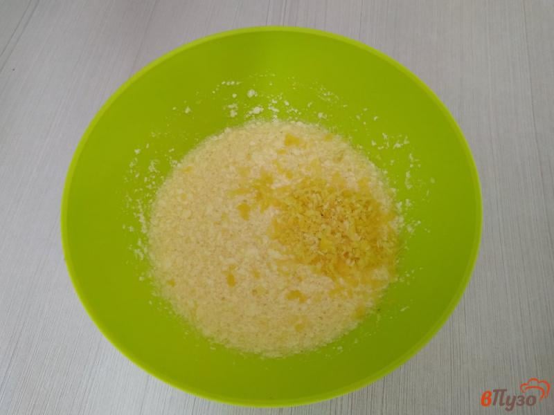 Фото приготовление рецепта: Песочное печенье с цедрой лимона шаг №4