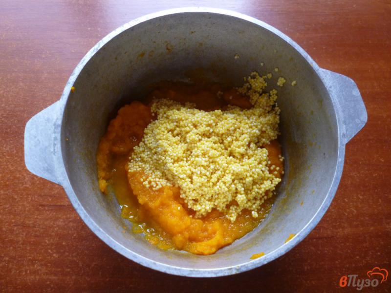 Фото приготовление рецепта: Пшенная каша с тыквой и морковью шаг №4