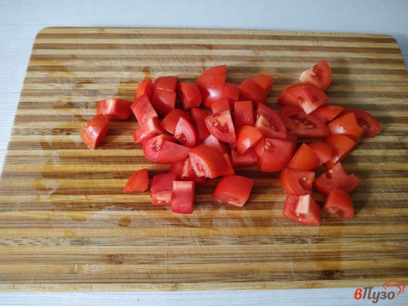 Фото приготовление рецепта: Салат из помидоров и плавленым сыром шаг №1