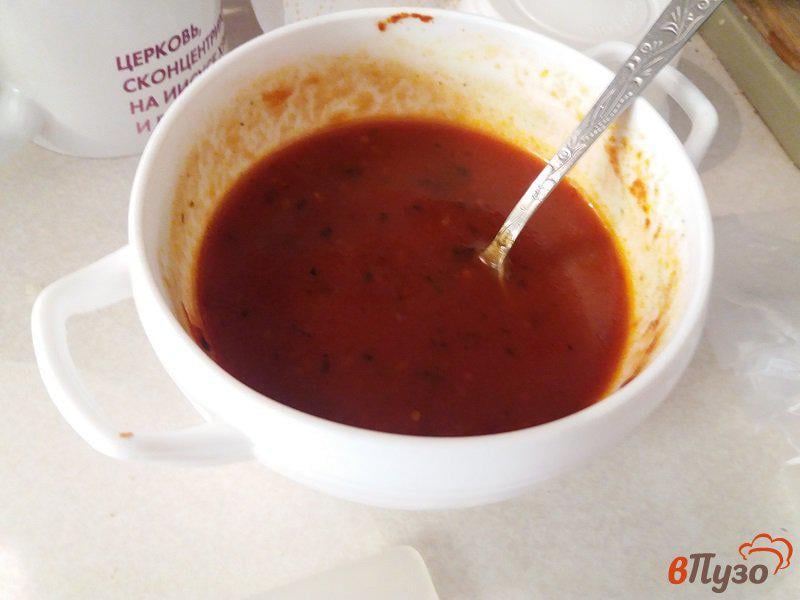 Фото приготовление рецепта: Спагетти с копчёными сосисками и шампиньонами шаг №5