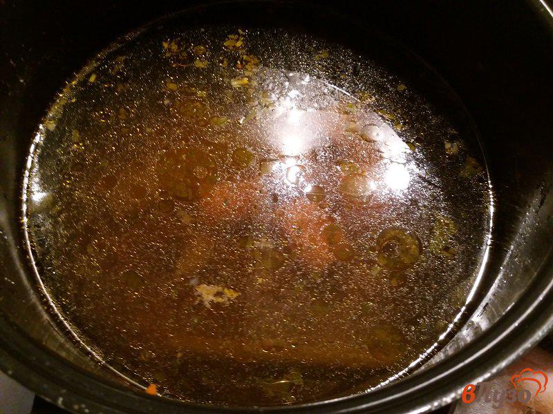 Фото приготовление рецепта: Суп из домашнего петуха шаг №4