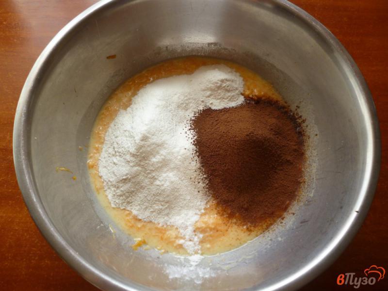 Фото приготовление рецепта: Шоколадный пирог с тыквой шаг №5