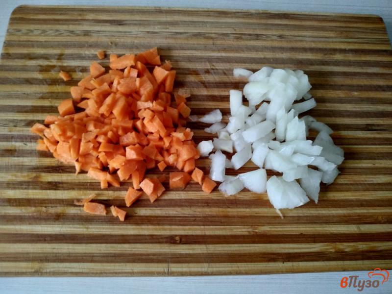 Фото приготовление рецепта: Постный грибной суп с манной крупой шаг №3