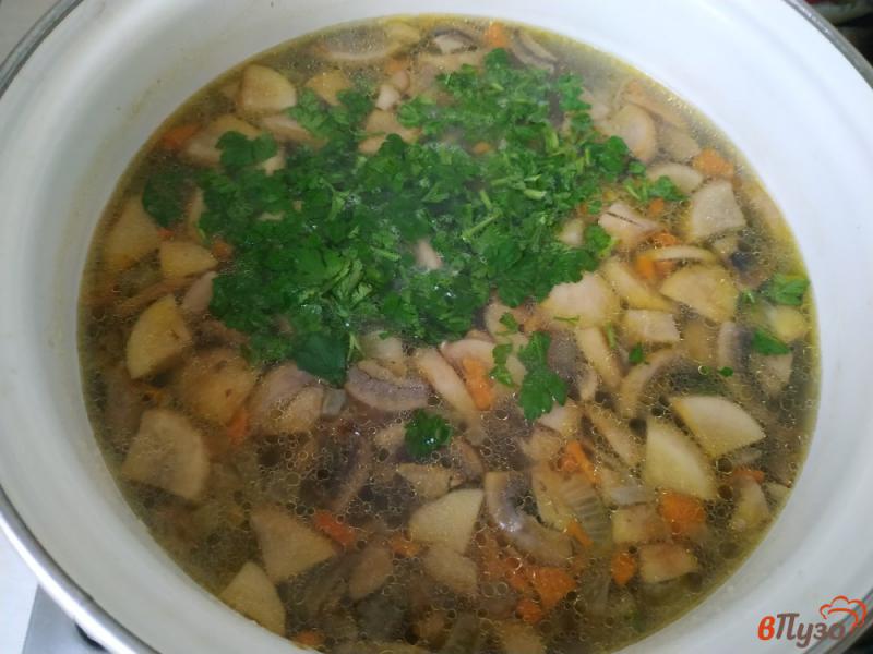 Фото приготовление рецепта: Постный грибной суп с манной крупой шаг №10