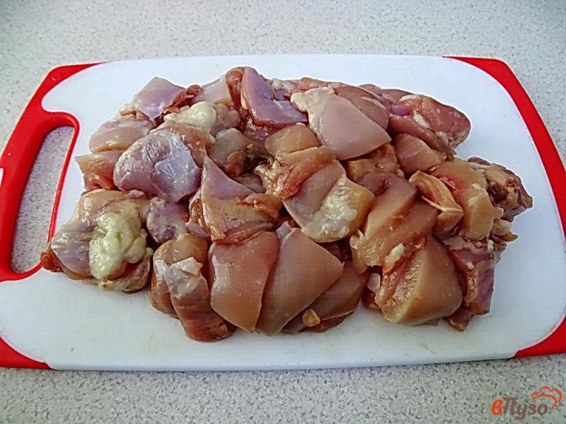 Фото приготовление рецепта: Подлива из курицы кабачка и сметаны шаг №1