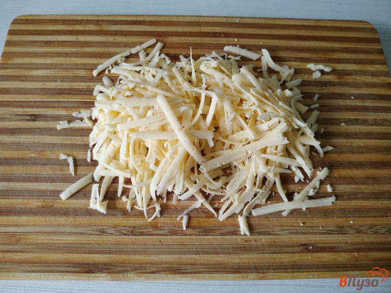 Фото приготовление рецепта: Картофельные зразы с твердым сыром шаг №4