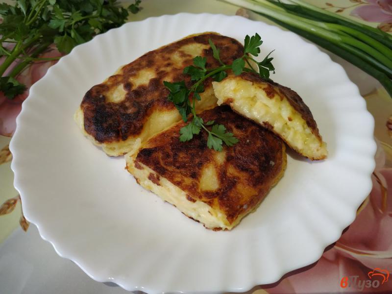 Фото приготовление рецепта: Картофельные зразы с твердым сыром шаг №9