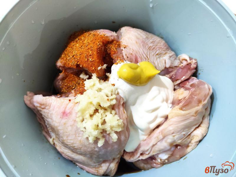 Фото приготовление рецепта: Куриные бедра с гречкой в духовке шаг №1