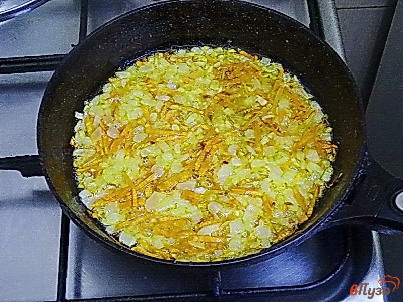 Фото приготовление рецепта: Рисовый суп на курином бульоне шаг №5