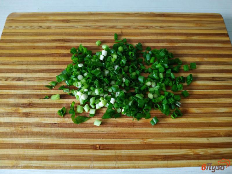 Фото приготовление рецепта: Мясной салат со свеклой и соленым огурцом шаг №7