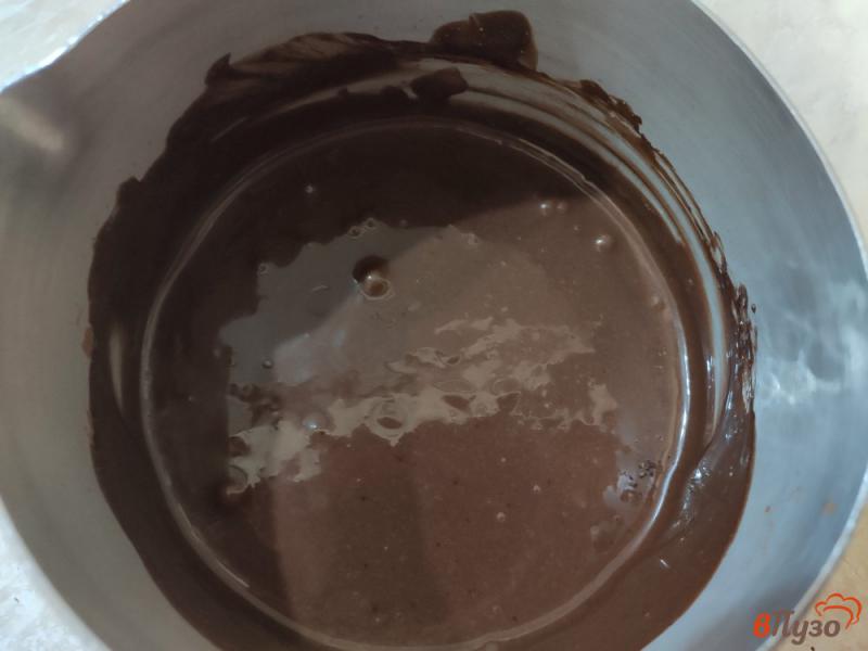 Фото приготовление рецепта: Десерт с заварным кремом под шоколадной глазурью шаг №14