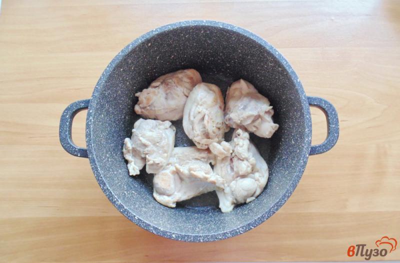 Фото приготовление рецепта: Куриные бедра в соево-медовом соусе шаг №2