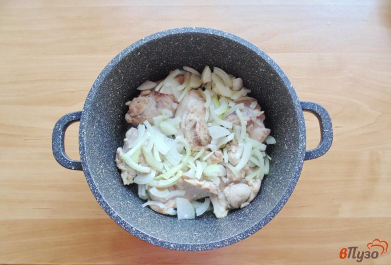 Фото приготовление рецепта: Куриные бедра в соево-медовом соусе шаг №3