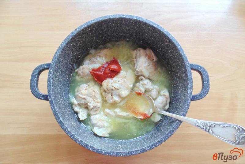 Фото приготовление рецепта: Куриные бедра в соево-медовом соусе шаг №4