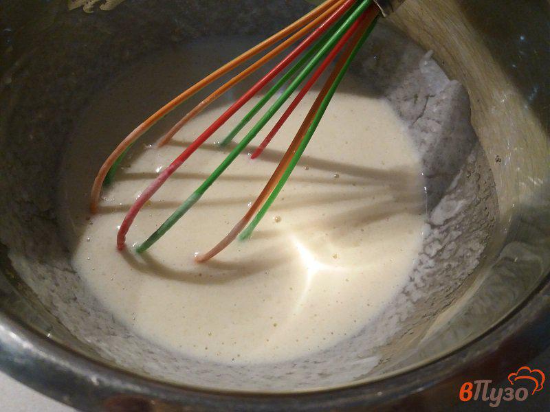 Фото приготовление рецепта: Воздушные оладьи с шоколадом шаг №3