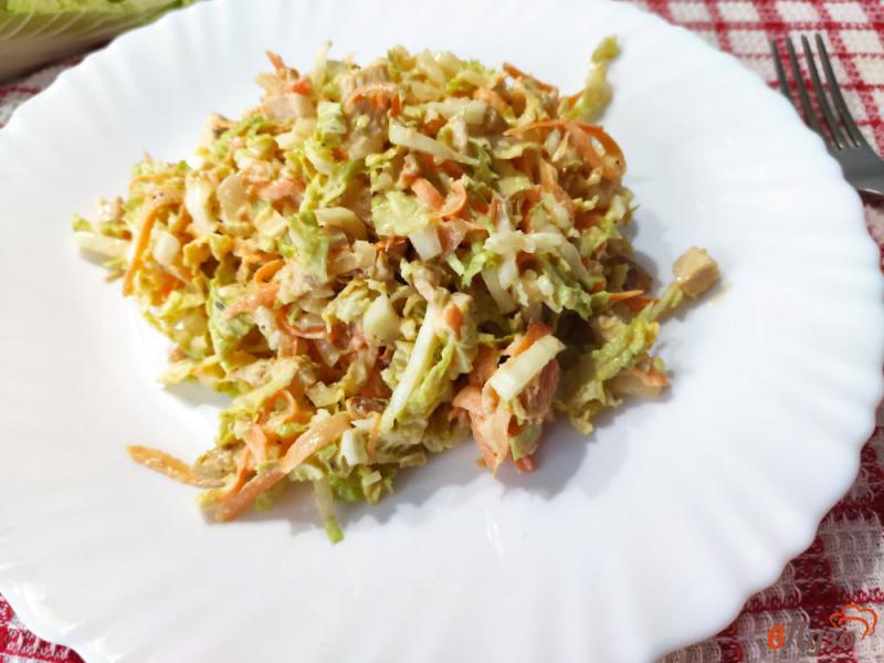 Фото приготовление рецепта: Салат из пекинской капусты с курицей шаг №10