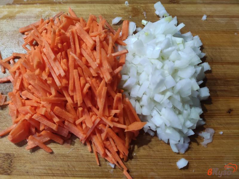 Фото приготовление рецепта: Куриное филе с овощами и томатной пастой шаг №2