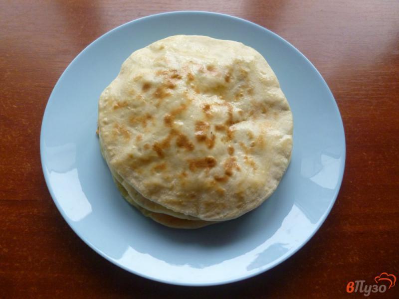 Фото приготовление рецепта: Лепешки с картофелем и брынзой шаг №10