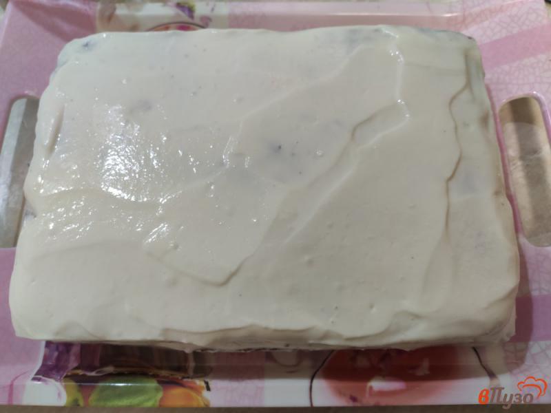 Фото приготовление рецепта: Торт с шоколадными коржами и творожно сметанным кремом шаг №11