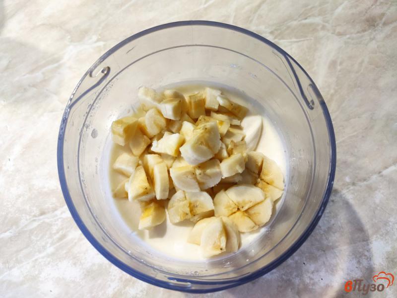 Фото приготовление рецепта: Белковая запеканка с бананом шаг №3
