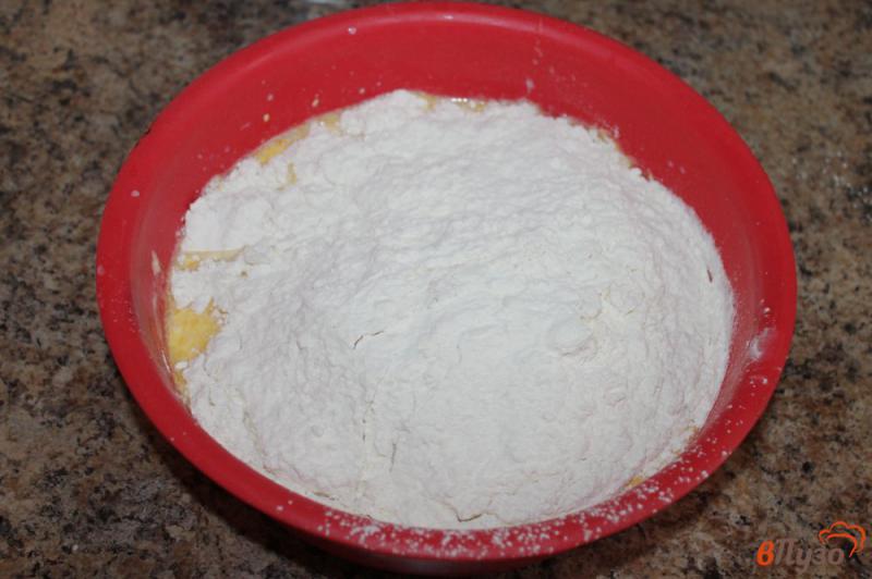 Фото приготовление рецепта: Дрожжевое тесто для пирожков шаг №3