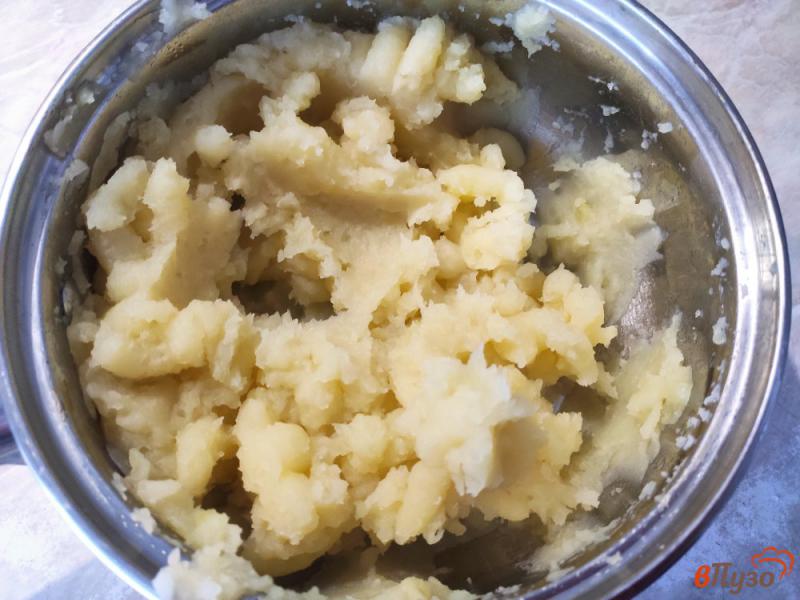 Фото приготовление рецепта: Картофель с сыром в кляре шаг №1