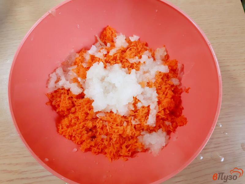 Фото приготовление рецепта: Драники картофельные с морковью шаг №3