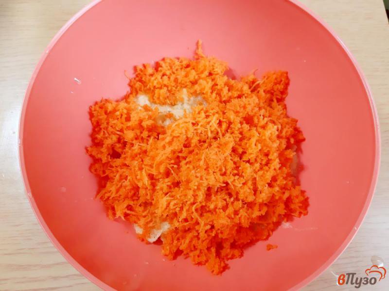 Фото приготовление рецепта: Драники картофельные с морковью шаг №2