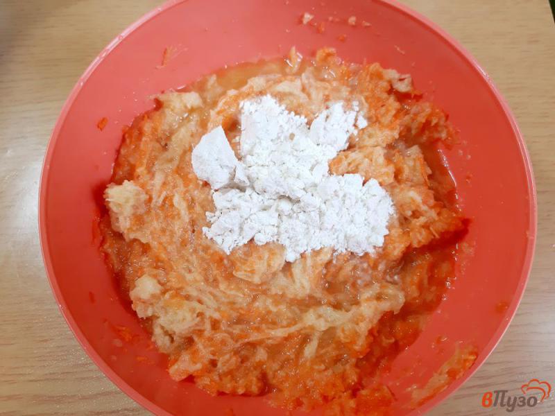 Фото приготовление рецепта: Драники картофельные с морковью шаг №5