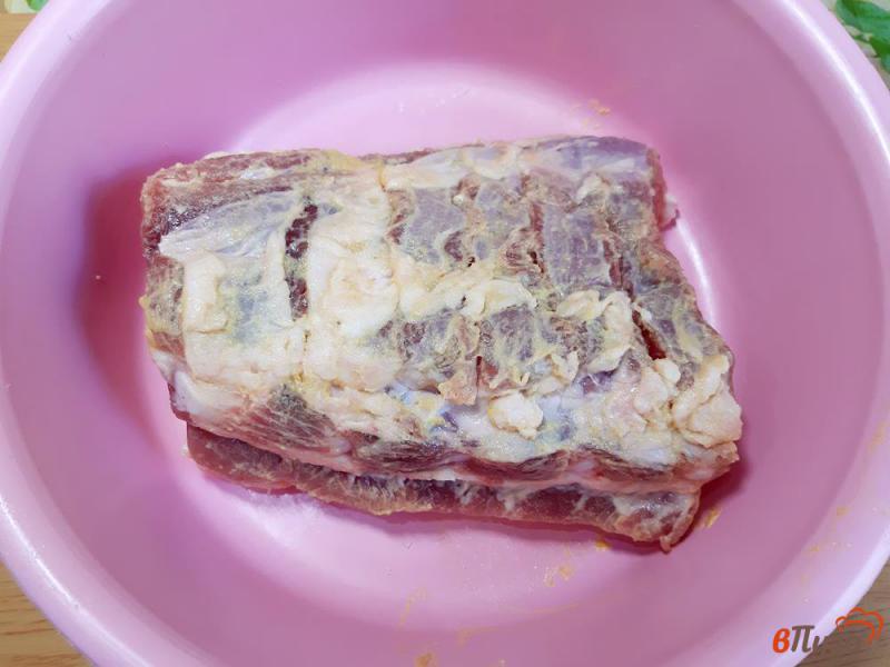 Фото приготовление рецепта: Грудинка свиная в горчичном маринаде шаг №3