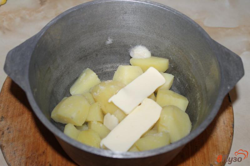 Фото приготовление рецепта: Картофельное пюре с сельдереем шаг №4