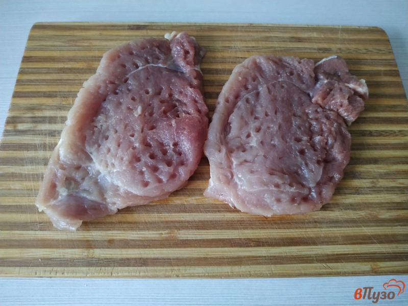 Фото приготовление рецепта: Отбивные из свинины в томатном кляре шаг №1