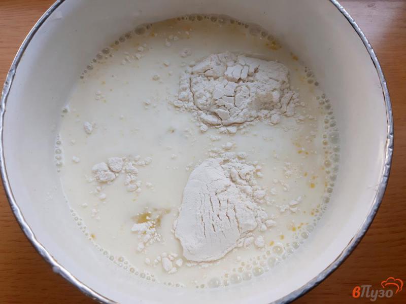 Фото приготовление рецепта: Блины с сыром маскарпоне и красной икрой шаг №3