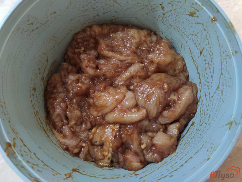 Фото приготовление рецепта: Куриные отбивные маринованные в соевом соусе шаг №3
