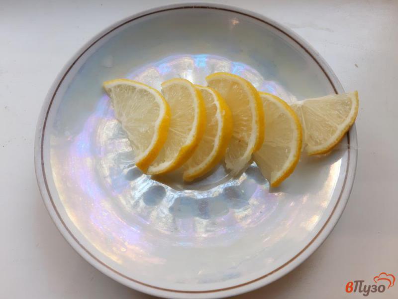 Фото приготовление рецепта: Скумбрия с овощами и лимоном запеченная шаг №2