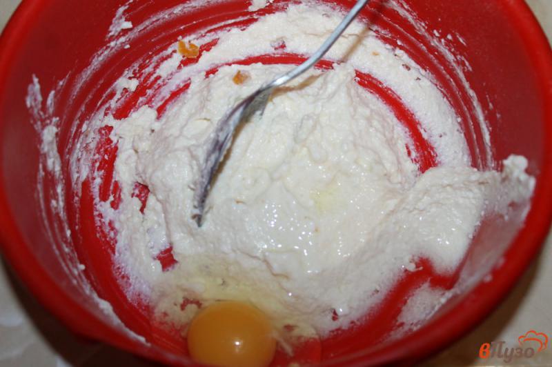 Фото приготовление рецепта: Творожные оладьи с йогуртом шаг №4