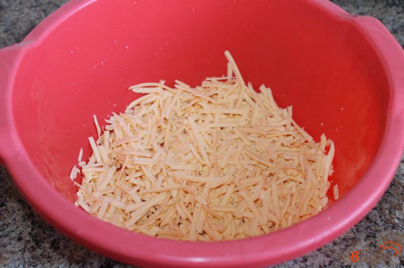 Фото приготовление рецепта: Лаваш с сыром и жареными шампиньонами шаг №2