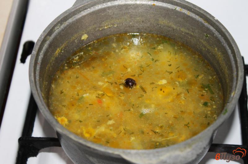 Фото приготовление рецепта: Картофельный суп с яйцом и вермишелью шаг №4