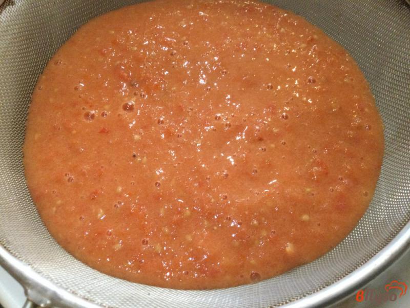 Фото приготовление рецепта: Сок из бурых томатов шаг №4