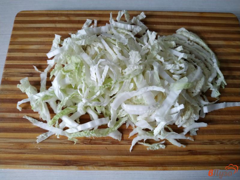 Фото приготовление рецепта: Салат с пекинской капустой болгарским перцем и морковью по-корейски шаг №1