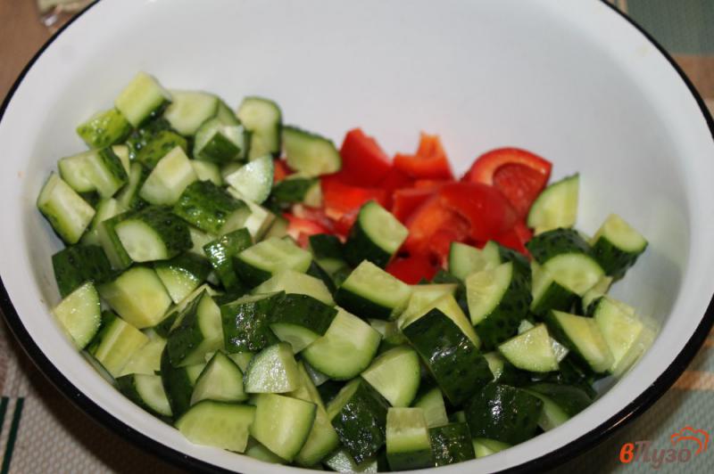 Фото приготовление рецепта: Овощной салат с фетой и овощами шаг №2