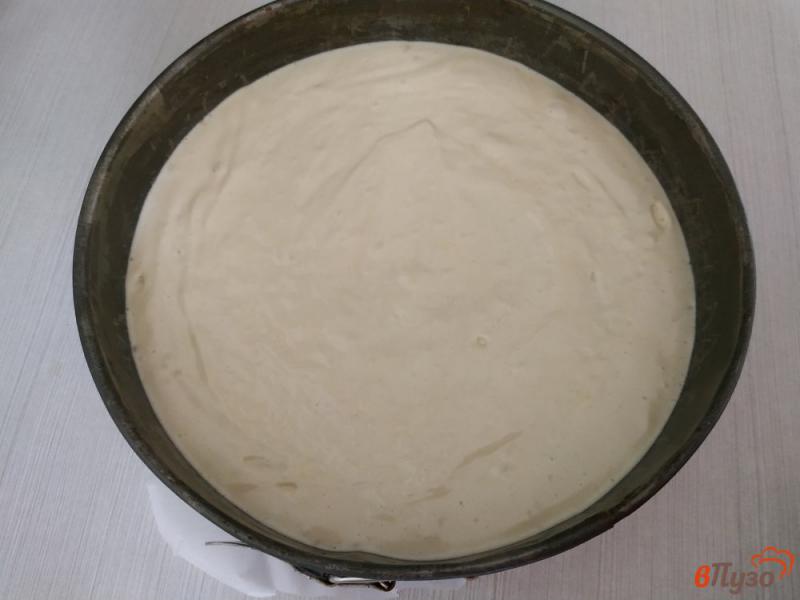 Фото приготовление рецепта: Бисквитное пирожное с клубничным кремом шаг №5
