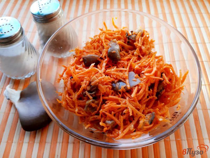 Фото приготовление рецепта: Морковь по-корейски с вешенками шаг №9