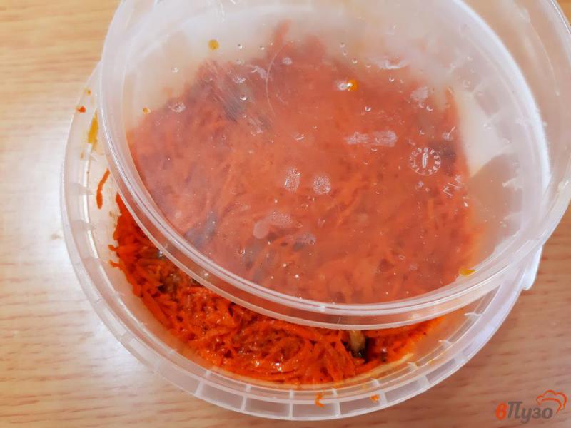 Фото приготовление рецепта: Морковь по-корейски с вешенками шаг №8