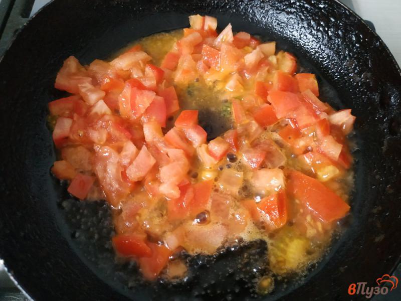 Фото приготовление рецепта: Картофельное пюре с томатами и укропом шаг №4