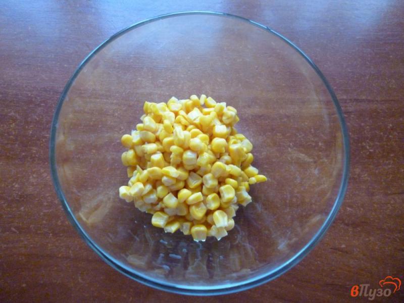 Фото приготовление рецепта: Салат из кукурузы и фасоли шаг №1