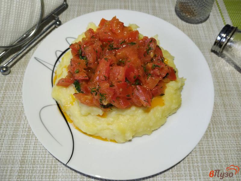 Фото приготовление рецепта: Картофельное пюре с томатами и укропом шаг №10